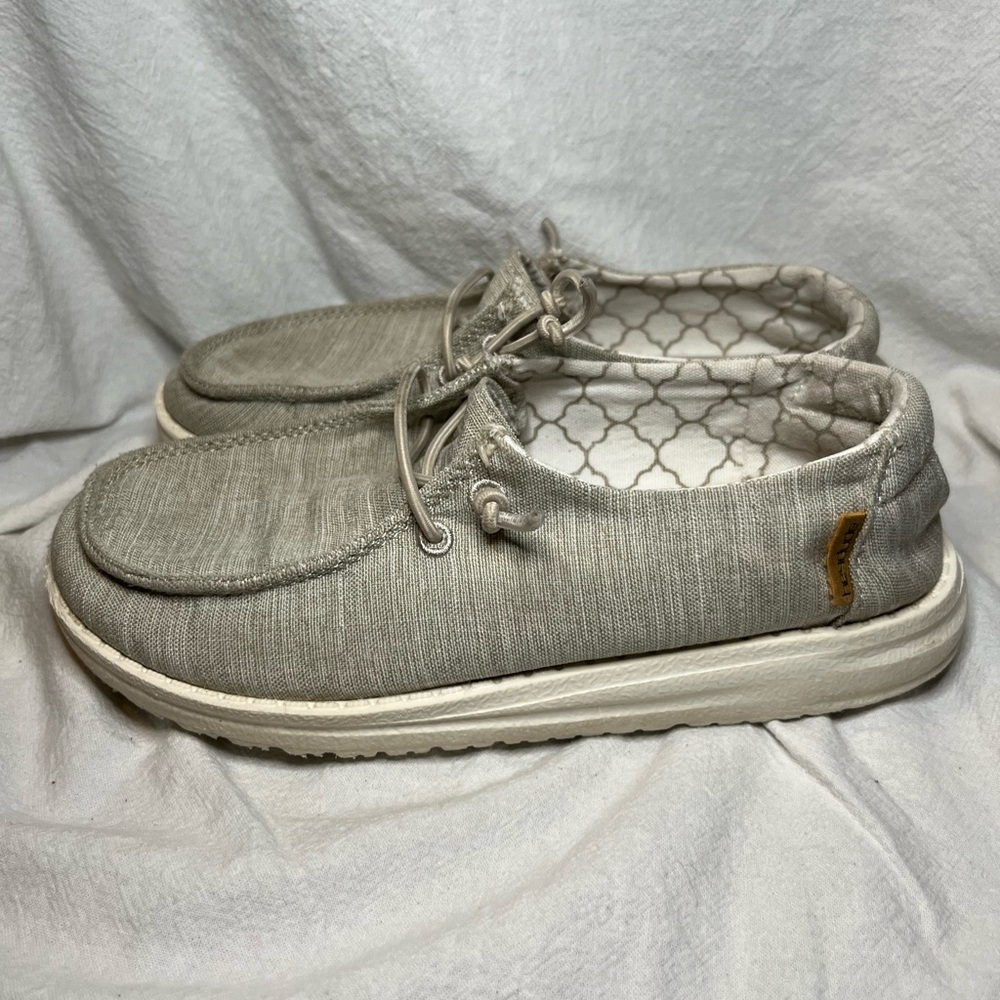 Wendy Youth beige Linen Hey Dudes K13